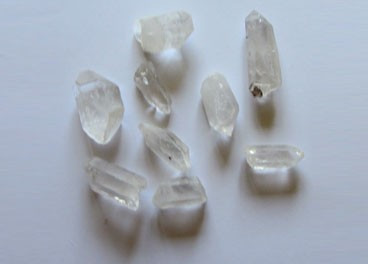 Cuarzo cristal de roca (20-30g) (1 und.)